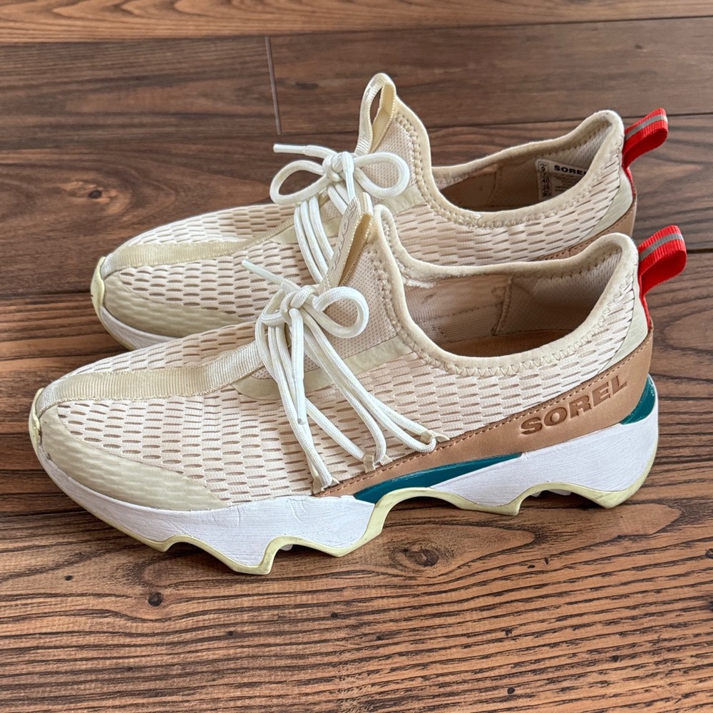 Sorel size 9 Kinetic Impact Shoes - Picture 3 of 6